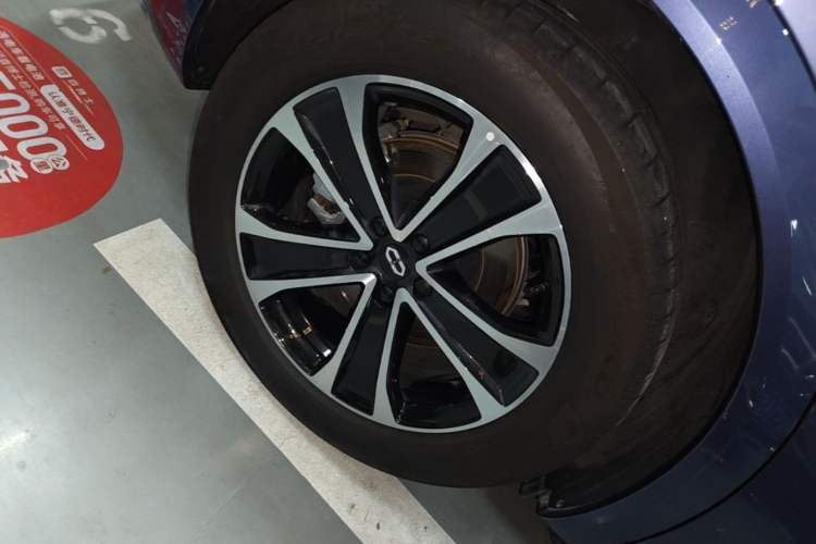 Used Hima AITO M7 2026 Model Range-Extending Ultra All-Wheel Drive 5-Seater Version Right Rear Wheel Hub
