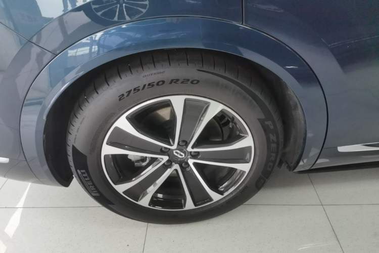 Used Hima AITO M7 2026 Model Range-Extending Max All-Wheel Drive 5-Seater Version Right Rear Wheel Hub