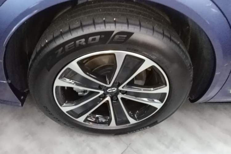 Used Hima AITO M7 2026 Model Range-Extending Ultra All-Wheel Drive 5-Seater Version Right Rear Wheel Hub