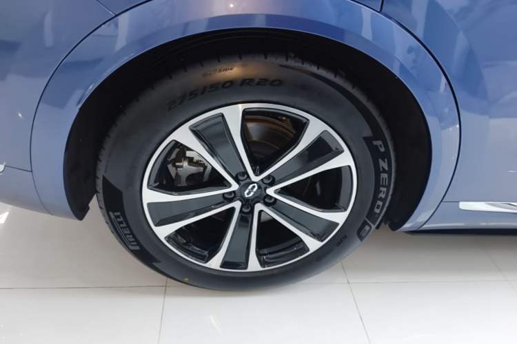 Used Hima AITO M7 2026 Model Range-Extending Ultra All-Wheel Drive 5-Seater Version Right Rear Wheel Hub