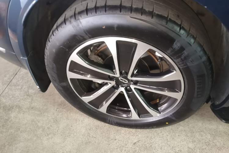 Used Hima AITO M7 2026 Model Range-Extending Max All-Wheel Drive 6-Seater Version Right Rear Wheel Hub