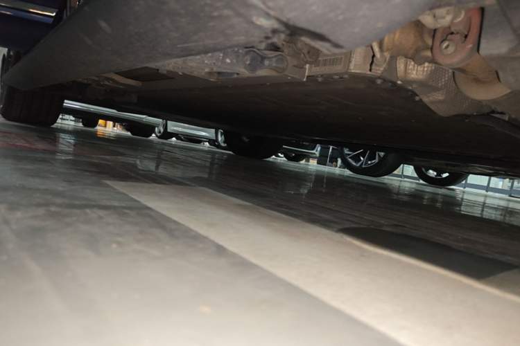 Used Hima AITO M7 2026 Model Range-Extending Ultra All-Wheel Drive 5-Seater Version Right Side Sill