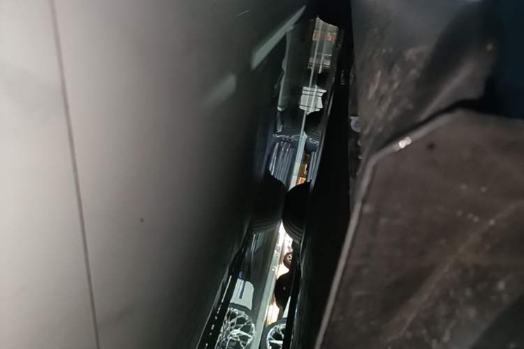 Used Hima AITO M7 2026 Model Range-Extending Pro+ All-Wheel Drive 5-Seater Version Right Side Sill