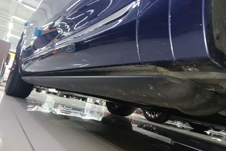 Used Hima AITO M7 2026 Model Range-Extending Ultra All-Wheel Drive 5-Seater Version Right Side Sill