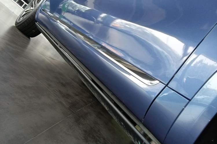 Used Hima AITO M7 2026 Model Range-Extending Ultra All-Wheel Drive 5-Seater Version Right Side Sill