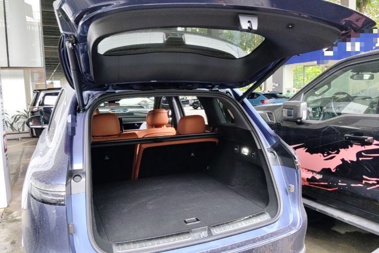 Used Hima AITO M7 2026 Model Range-Extending Ultra All-Wheel Drive 5-Seater Version Trunk