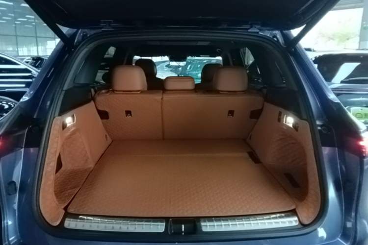 Used Hima AITO M7 2026 Model Range-Extending Ultra All-Wheel Drive 5-Seater Version Trunk