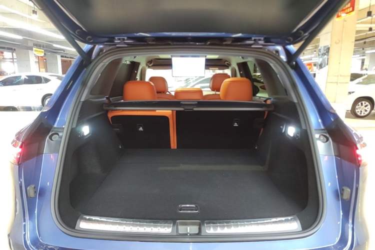 Used Hima AITO M7 2026 Model Range-Extending Ultra All-Wheel Drive 5-Seater Version Trunk