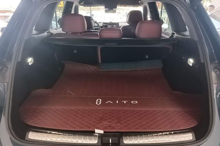 Used Hima AITO M7 2026 Model Range-Extending Ultra All-Wheel Drive 5-Seater Version Trunk