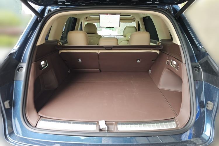 Used Hima AITO M7 2026 Model Range-Extending Ultra All-Wheel Drive 5-Seater Version Trunk