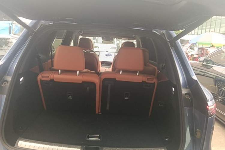 Used Hima AITO M7 2026 Model Range-Extending Ultra All-Wheel Drive 6-Seater Version Trunk