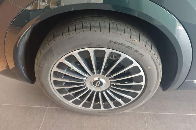 Used Hima AITO M7 2026 Model Range-Extending Max All-Wheel Drive 6-Seater Version Exterior 5