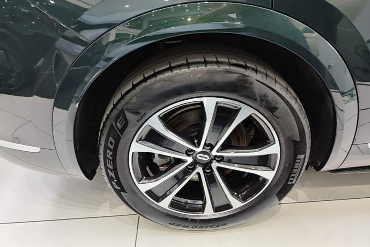 Used Hima AITO M7 2026 Model Range-Extending Ultra All-Wheel Drive 5-Seater Version Exterior 5