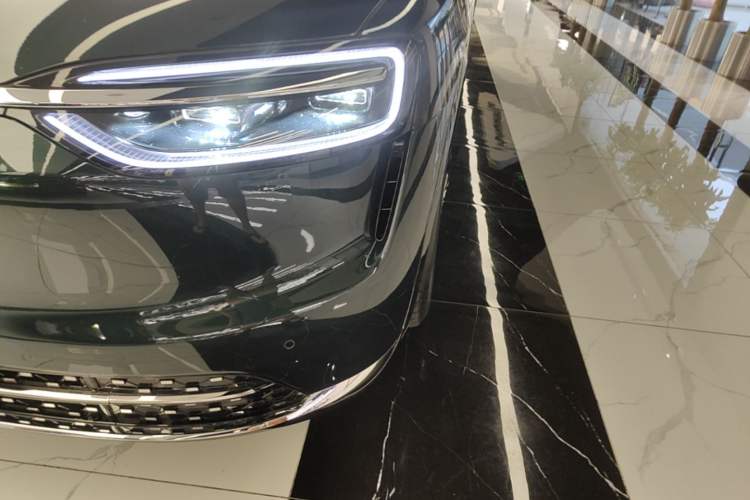 Used Hima AITO M7 2026 Model Range-Extending Max All-Wheel Drive 5-Seater Version Left Front Headlight
