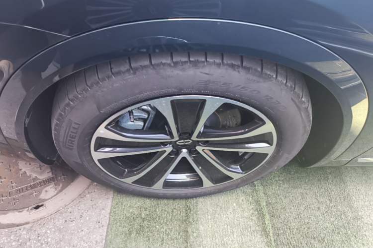 Used Hima AITO M7 2026 Model Range-Extending Ultra All-Wheel Drive 5-Seater Version Left Front Wheel Hub