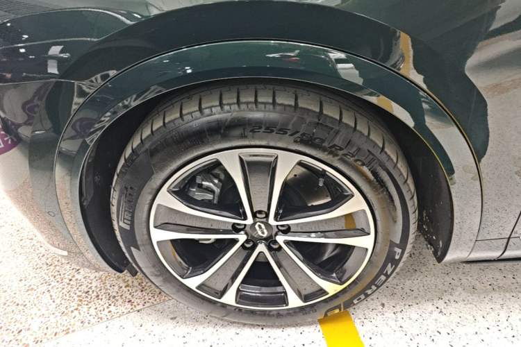 Used Hima AITO M7 2026 Model Range-Extending Ultra All-Wheel Drive 5-Seater Version Left Front Wheel Hub