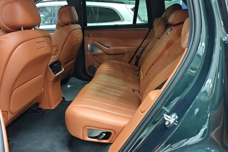 Used Hima AITO M7 2026 Model Range-Extending Ultra All-Wheel Drive 5-Seater Version Left Rear Seat