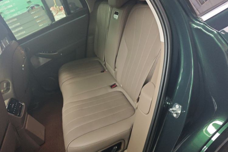 Used Hima AITO M7 2026 Model Range-Extending Max All-Wheel Drive 5-Seater Version Left Rear Seat