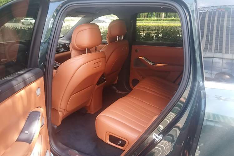 Used Hima AITO M7 2026 Model Range-Extending Max All-Wheel Drive 5-Seater Version Left Rear Seat