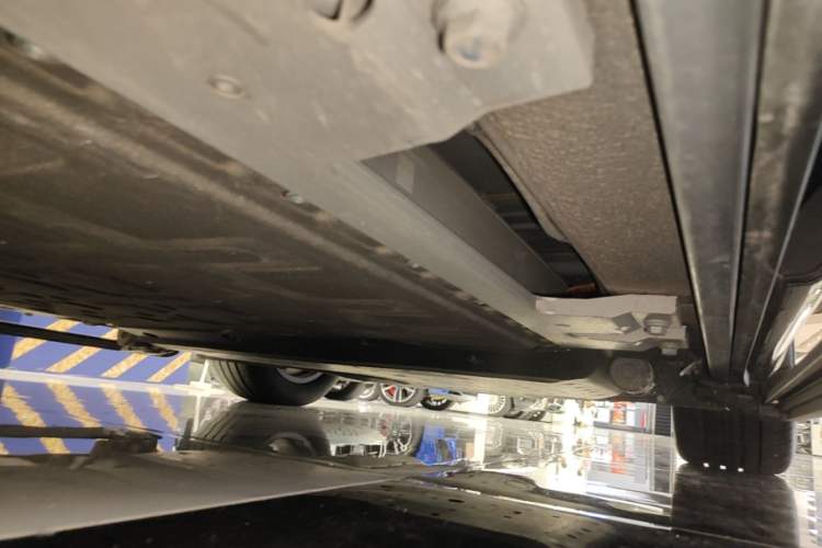 Used Hima AITO M7 2026 Model Range-Extending Max All-Wheel Drive 5-Seater Version Left Side Sill