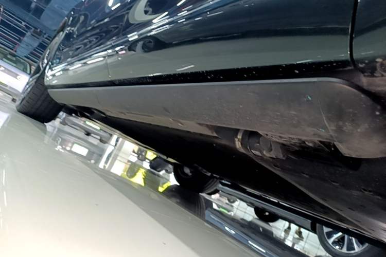 Used Hima AITO M7 2026 Model Range-Extending Ultra All-Wheel Drive 5-Seater Version Left Side Sill