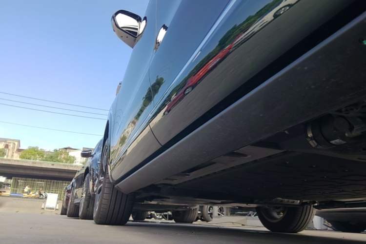 Used Hima AITO M7 2026 Model Range-Extending Ultra All-Wheel Drive 5-Seater Version Left Side Sill