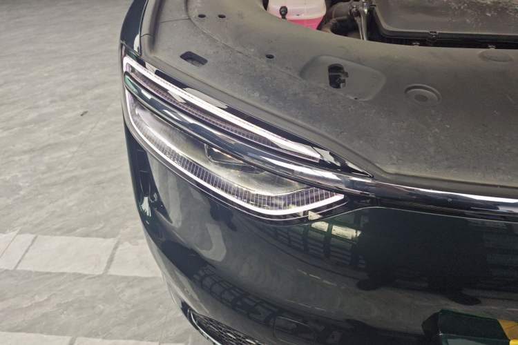 Used Hima AITO M7 2026 Model Range-Extending Max All-Wheel Drive 5-Seater Version Right Front Headlight
