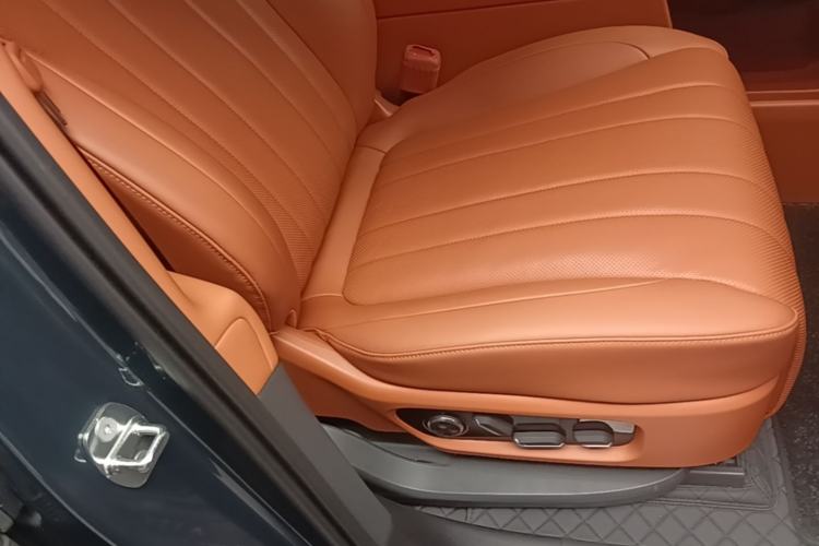 Used Hima AITO M7 2026 Model Range-Extending Max All-Wheel Drive 5-Seater Version Right Front Seat