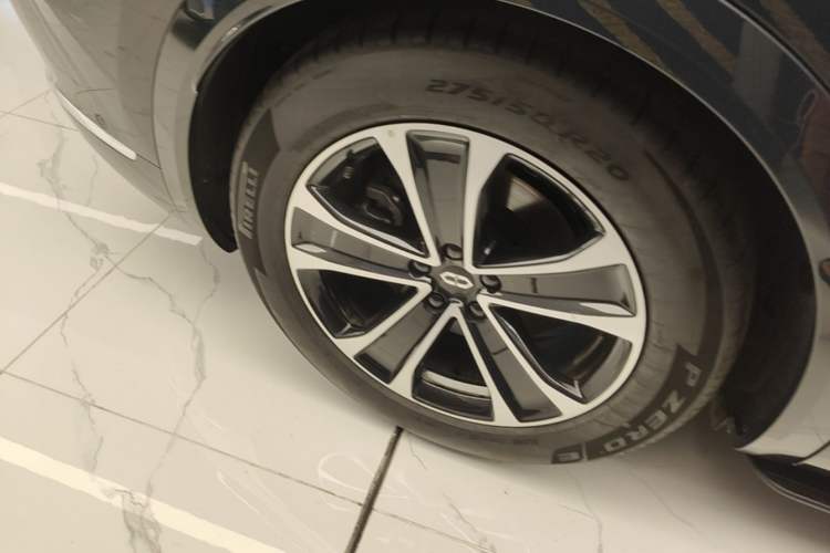 Used Hima AITO M7 2026 Model Range-Extending Max All-Wheel Drive 5-Seater Version Right Rear Wheel Hub