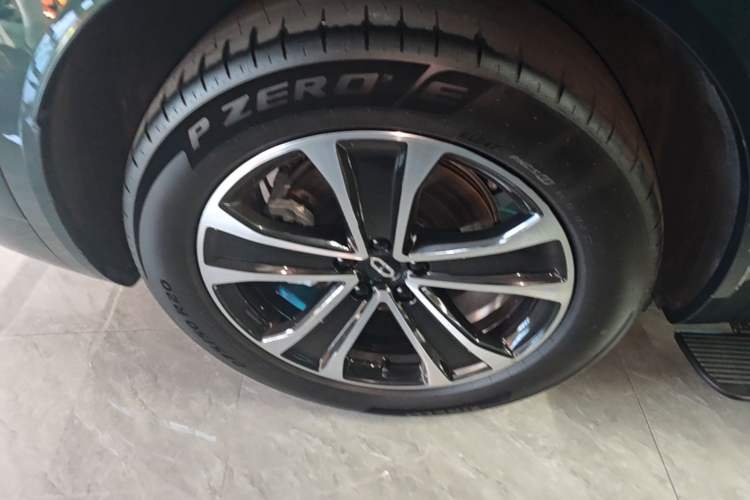 Used Hima AITO M7 2026 Model Range-Extending Ultra All-Wheel Drive 5-Seater Version Right Rear Wheel Hub