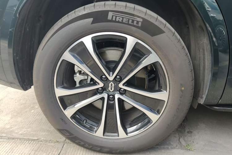 Used Hima AITO M7 2026 Model Range-Extending Ultra All-Wheel Drive 5-Seater Version Right Rear Wheel Hub