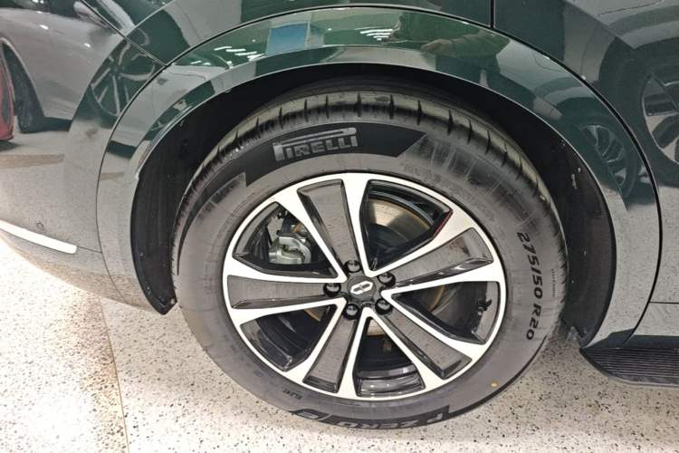 Used Hima AITO M7 2026 Model Range-Extending Ultra All-Wheel Drive 5-Seater Version Right Rear Wheel Hub