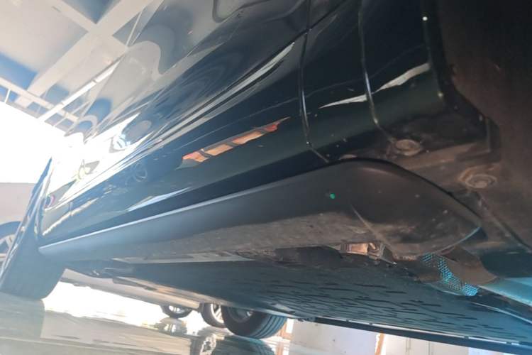 Used Hima AITO M7 2026 Model Range-Extending Ultra All-Wheel Drive 5-Seater Version Right Side Sill