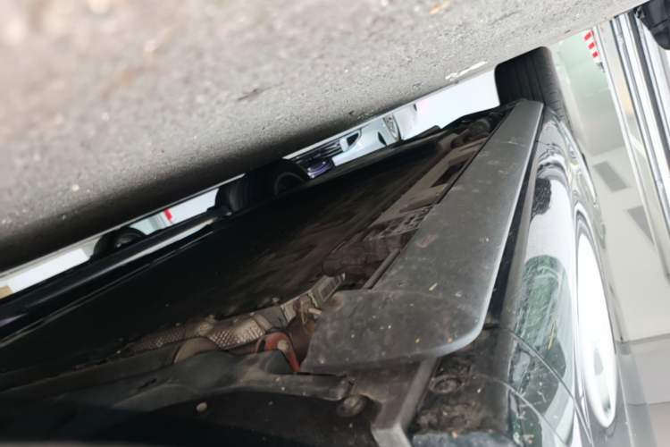 Used Hima AITO M7 2026 Model Range-Extending Ultra All-Wheel Drive 5-Seater Version Right Side Sill