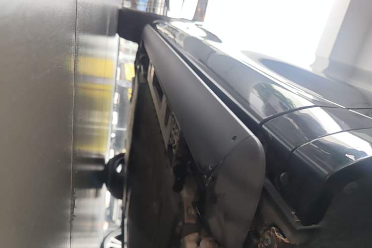 Used Hima AITO M7 2026 Model Range-Extending Ultra All-Wheel Drive 5-Seater Version Right Side Sill