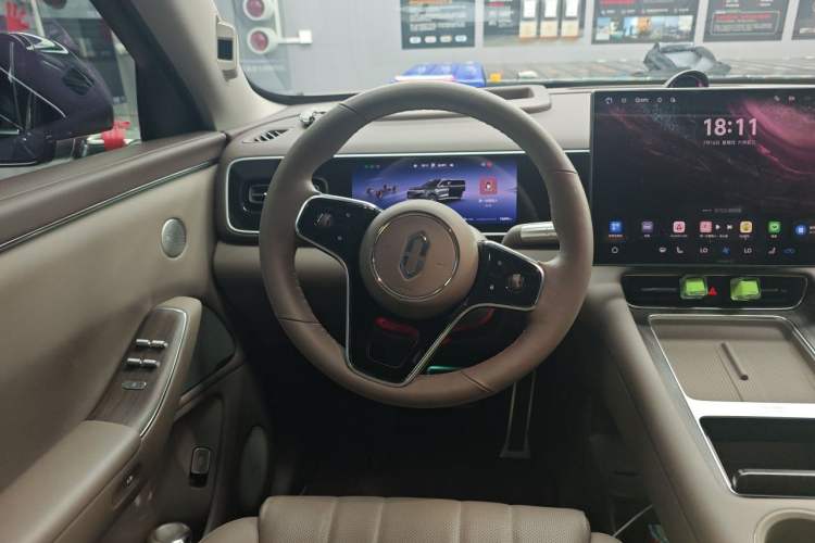 Used Hima AITO M7 2026 Model Range-Extending Max All-Wheel Drive 5-Seater Version Steering Wheel