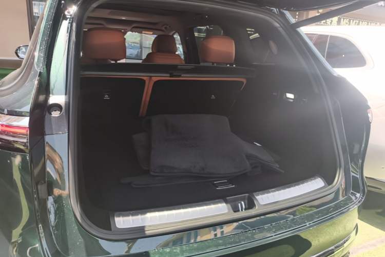 Used Hima AITO M7 2026 Model Range-Extending Ultra All-Wheel Drive 5-Seater Version Trunk