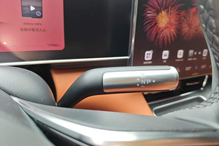 Used Hima AITO M7 2026 Model Range-Extending Max All-Wheel Drive 6-Seater Version Gear Lever