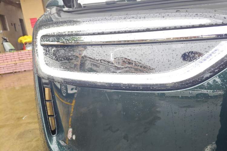 Used Hima AITO M7 2026 Model Range-Extending Max All-Wheel Drive 6-Seater Version Right Front Headlight