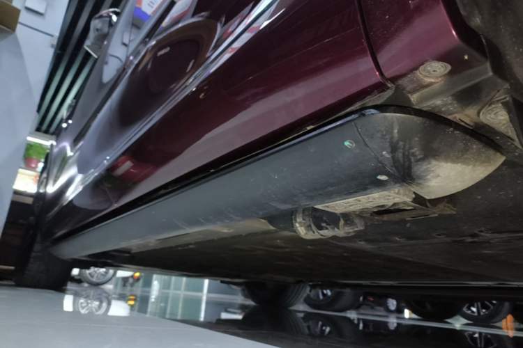 Used Hima AITO M7 2026 Model Range-Extending Ultra All-Wheel Drive 5-Seater Version Left Side Sill