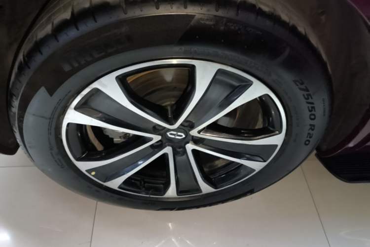 Used Hima AITO M7 2026 Model Range-Extending Ultra All-Wheel Drive 5-Seater Version Right Rear Wheel Hub