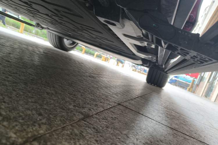 Used Hima AITO M7 2026 Model Range-Extending Ultra All-Wheel Drive 5-Seater Version Chassis Front Left
