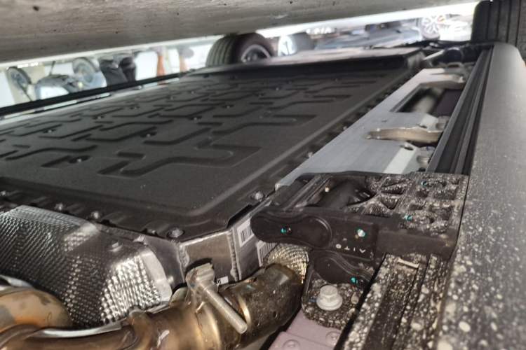 Used Hima AITO M7 2026 Model Range-Extending Ultra All-Wheel Drive 5-Seater Version Chassis Front Right