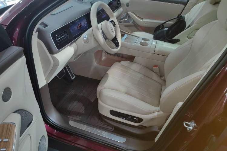 Used Hima AITO M7 2026 Model Range-Extending Max All-Wheel Drive 5-Seater Version Driver Seat