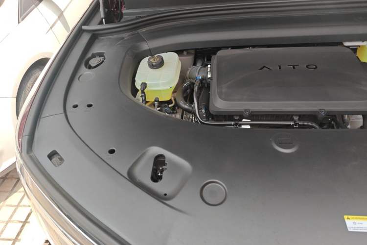 Used Hima AITO M7 2026 Model Range-Extending Max All-Wheel Drive 5-Seater Version Engine Bay Right