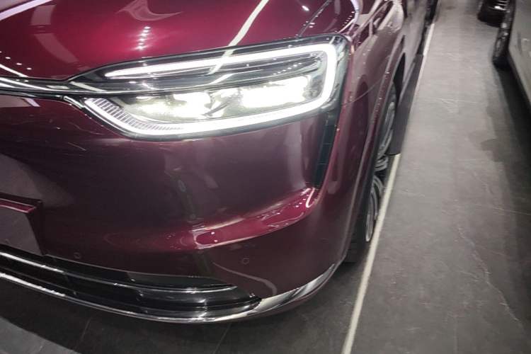 Used Hima AITO M7 2026 Model Range-Extending Ultra All-Wheel Drive 6-Seater Version Left Front Headlight