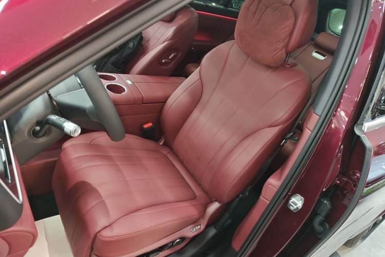Used Hima AITO M7 2026 Model Range-Extending Max All-Wheel Drive 5-Seater Version Left Front Seat