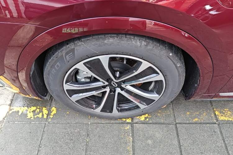 Used Hima AITO M7 2026 Model Range-Extending Ultra All-Wheel Drive 5-Seater Version Left Front Wheel Hub