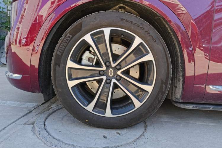 Used Hima AITO M7 2026 Model Pure Electric Max All-Wheel Drive 5-Seater Version Left Front Wheel Hub