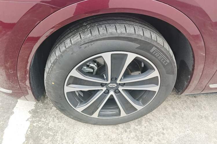 Used Hima AITO M7 2026 Model Range-Extending Ultra All-Wheel Drive 5-Seater Version Left Front Wheel Hub
